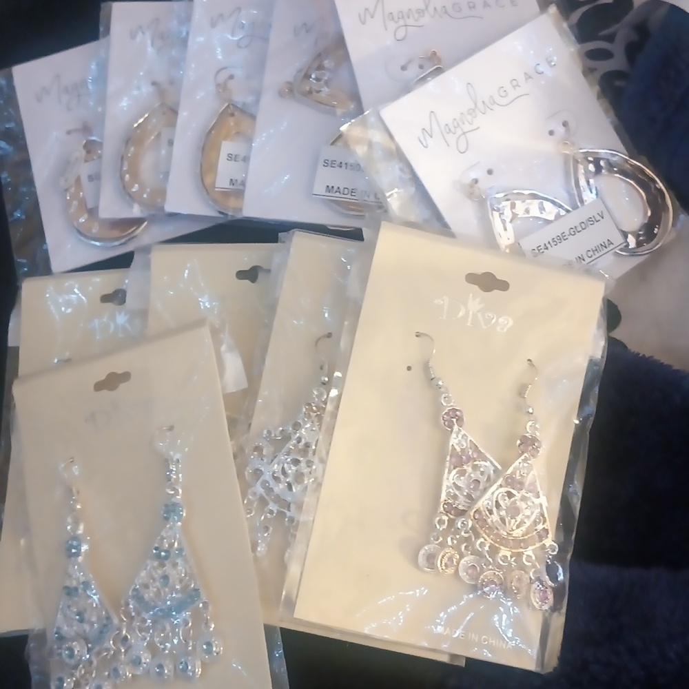 Earrings lot
